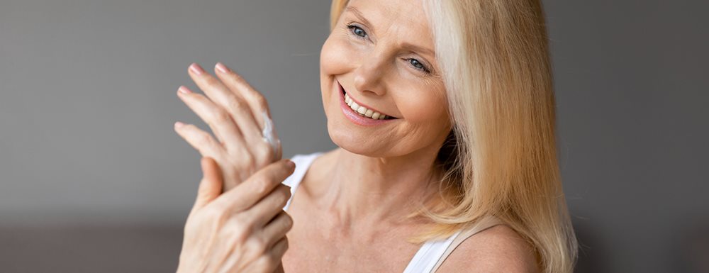 Dermatologi pojasnjujejo, kaj se skriva za starostnimi pegami