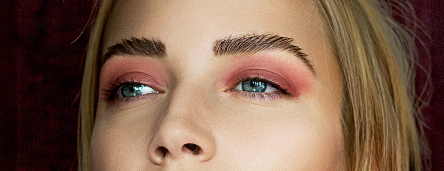 Kako ustvariti make up s samo enim senčilom 