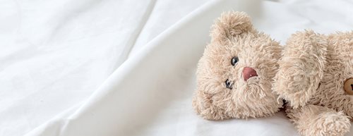 Močenje postelje pri šolskih otrocih – 5 nasvetov, kako lahko starši pomagajo 