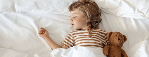 Koliko spanca potrebujejo otroci? Vse o spanju dojenčkov in otrok