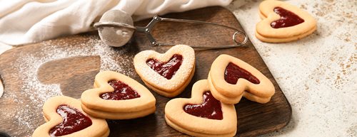 Recepti za praznično peko piškotov brez glutena: Naj zadiši po slastnih linških piškotih, makovih rogljičkih in medenjakih 