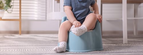 Navajanje na kahlico brez pritiska: Tako bo vaš otrok sproščeno opustil pleničke