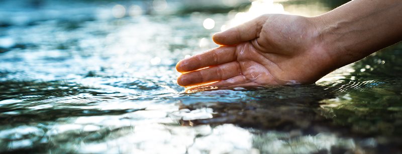 Pitna voda: Ali nam je primanjkuje?